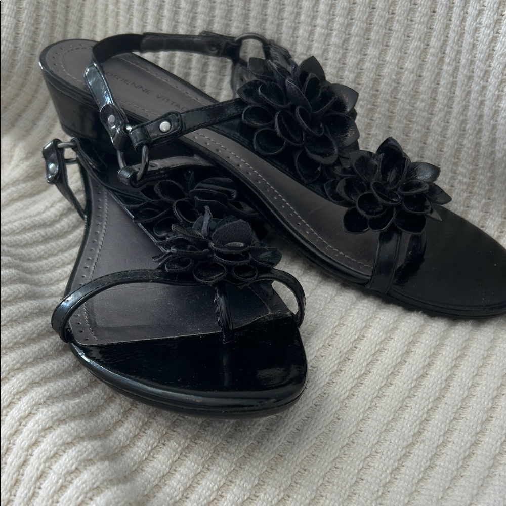 Adrienne Vittadini Black Floral Sandals